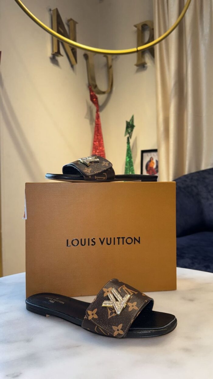 ⁦LOUIS VUITTON SLIPPERS⁩ - الصورة ⁦3⁩