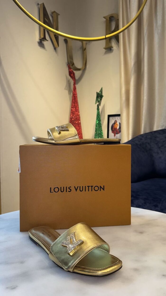 ⁦LOUIS VUITTON SLIPPERS⁩ - الصورة ⁦2⁩