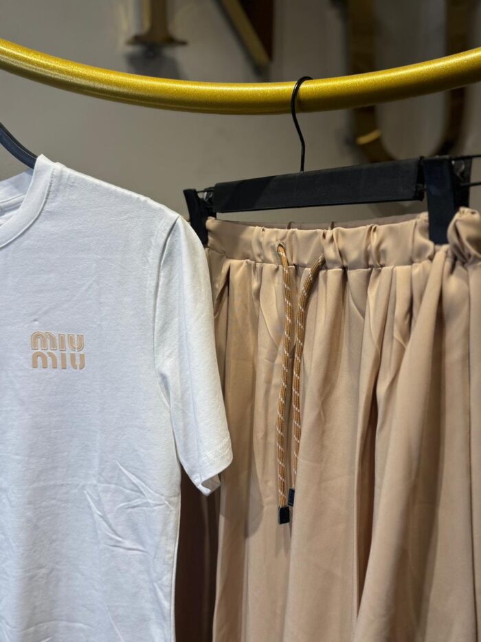 ⁦MIU MIU SET⁩ - الصورة ⁦4⁩