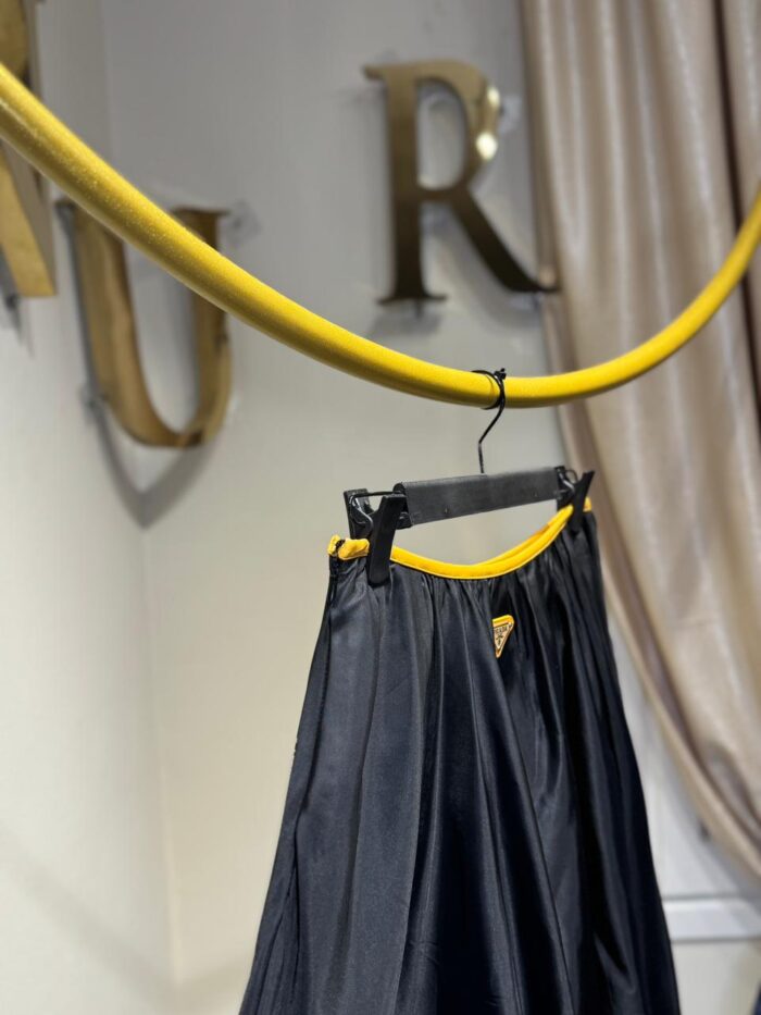 ⁦PRADA SKIRT⁩ - الصورة ⁦4⁩