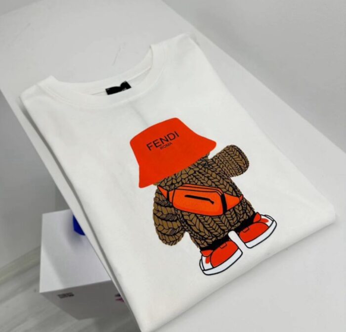 ⁦FENDI T-SHIRT⁩ - الصورة ⁦2⁩