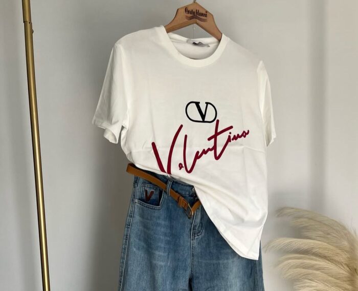 ⁦VALENTINO T-SHIRT⁩ - الصورة ⁦2⁩