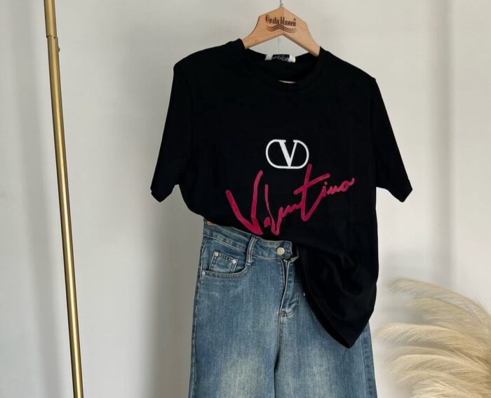 ⁦VALENTINO T-SHIRT⁩ - الصورة ⁦2⁩