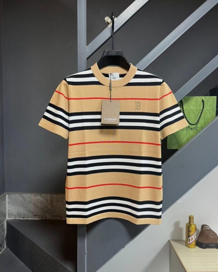BURBERRY T-SHIRT