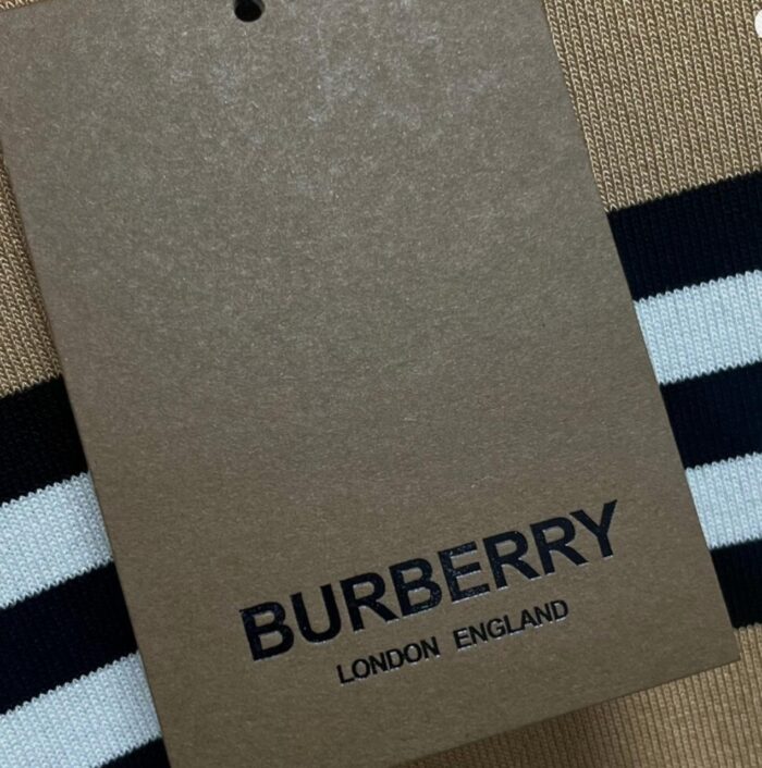 ⁦BURBERRY T-SHIRT⁩ - الصورة ⁦5⁩