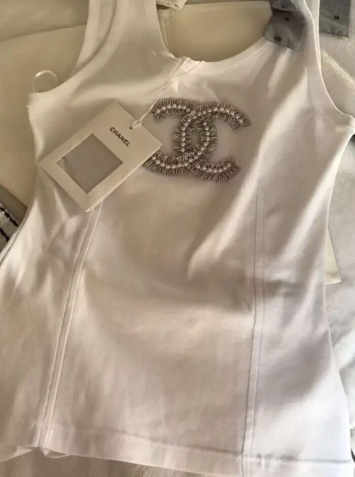⁦CHANEL TOP⁩ - الصورة ⁦2⁩