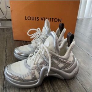 LOUIS VUITTON SNEAKERS